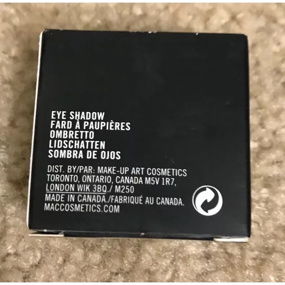 NEW MAC COSMETICS Eyeshadow LOOK SEE Discontinued BNIB RARE - Picture 2 of 3